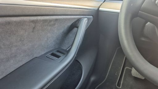 Tesla Model Y 275 Rwd - Standard Range – 2022 – 36852 km – Électrique – Boîte Automatique — photo 22