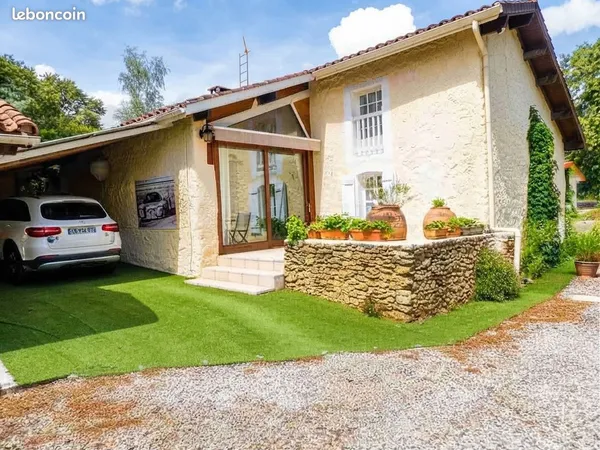Propriété 9 pièces 323 m²