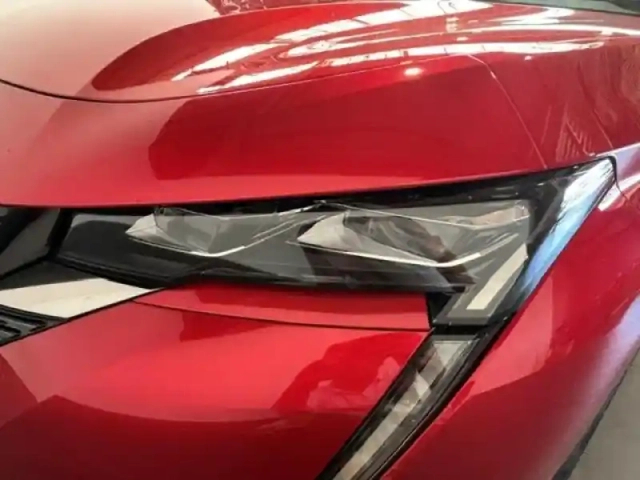 Peugeot 308 phev 180 gt e-eat8 toit pano / led matrix / gps / camera 360 — photo 12