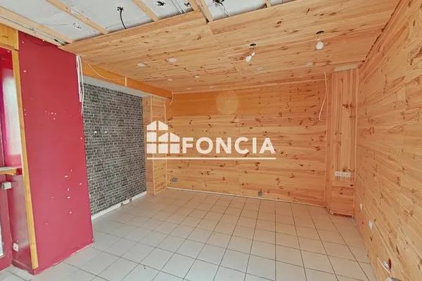 Local 1 pièce 18 m²