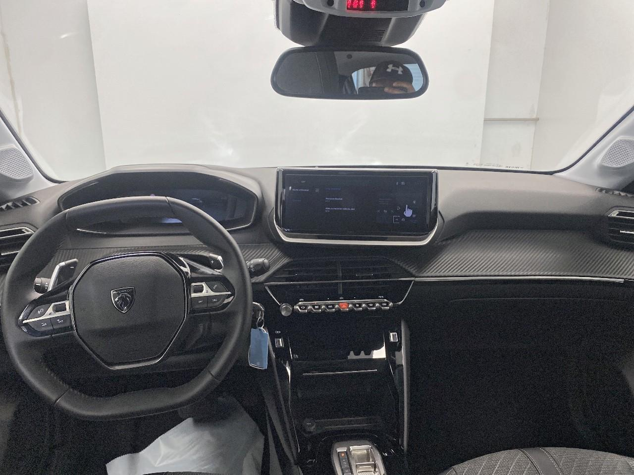 Peugeot 208 hybrid 110 ch e-dcs6 allure — photo 8