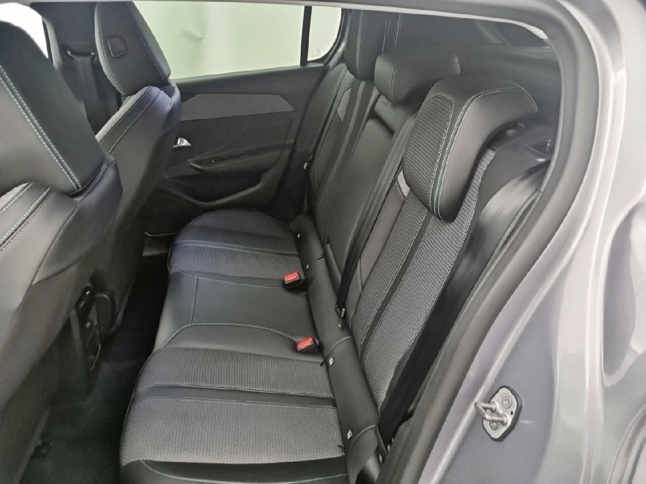 Peugeot 308 puretech 130ch s&s eat8 allure pack — photo 13