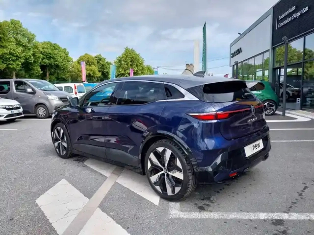 Renault Megane e-tech ev60 220 ch optimum charge — photo 3