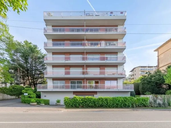 Évian-les-Bains - Appartement de 80 m² - Balcons - Cave - Garage - 2 chambres