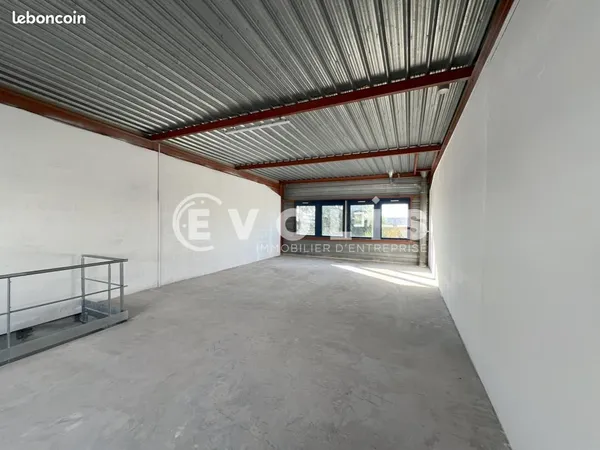 Local d'activité 3 199 m²