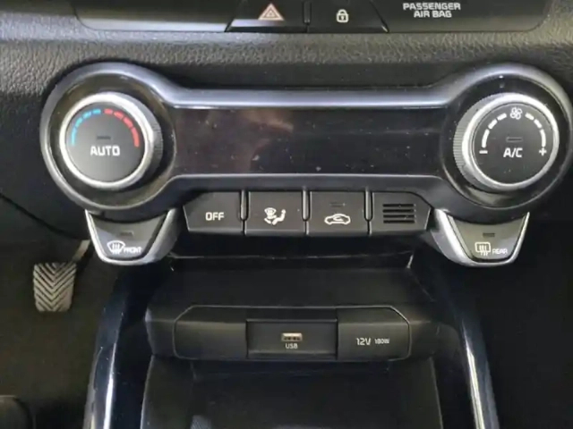 Kia Stonic 1.0 t-gdi 100 ch mhev ibvm6 — photo 25