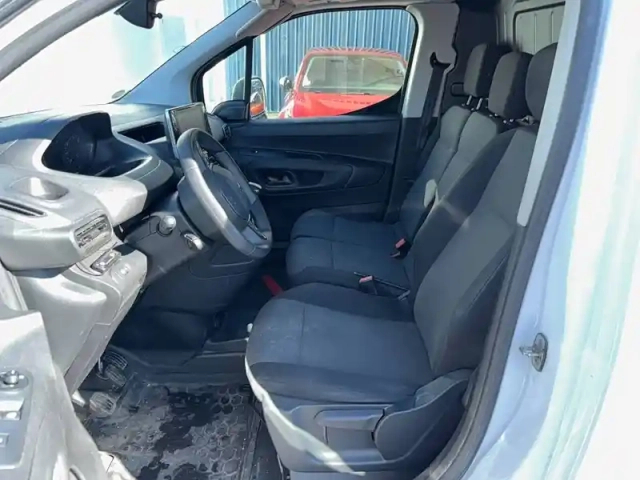 Peugeot Partner fourgon standard 650 kg bluehdi 100 s&amp;s bvm6 — photo 18