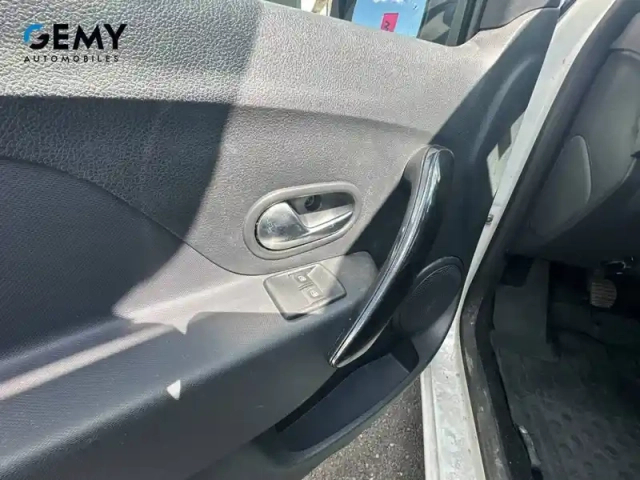 Dacia Sandero sce 75 — photo 12