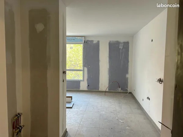 Loue t 1 bis 36m carré sous Pinel