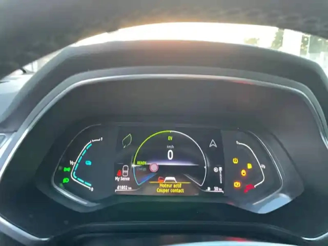 Renault Captur e-tech 145 - 21 — photo 41