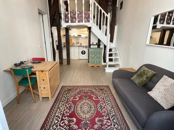 Perle rare quartier Montorgueil / Palais Royal : studio meublé 27m2 avec mezzanine