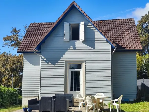 Maison avec jardin dans un quartier calme de la ville thermale de Salies de Béarn