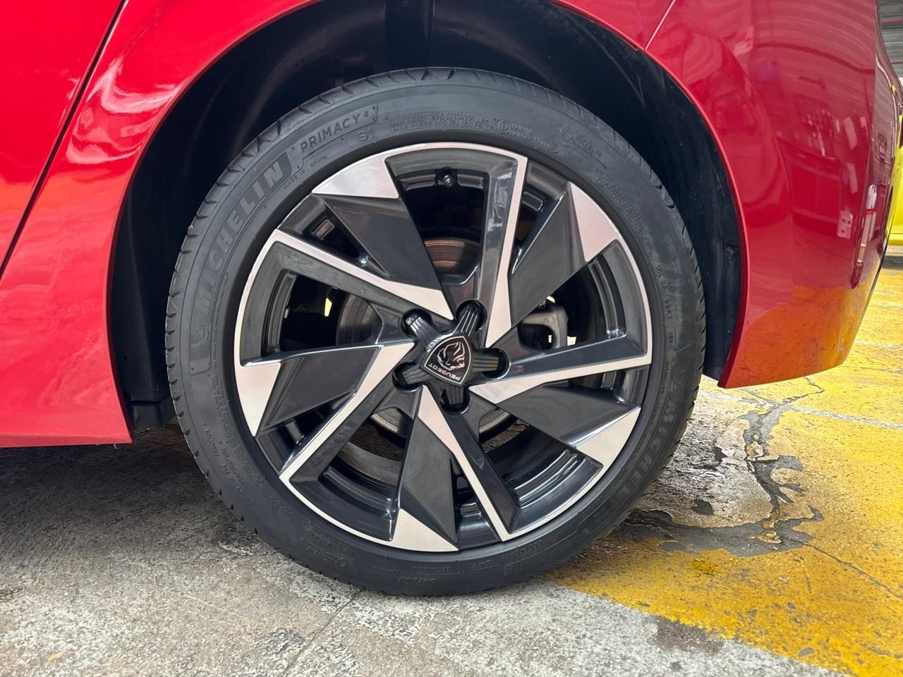 Peugeot 308 1.5 bluehdi 130ch s&s allure eat8 — photo 11