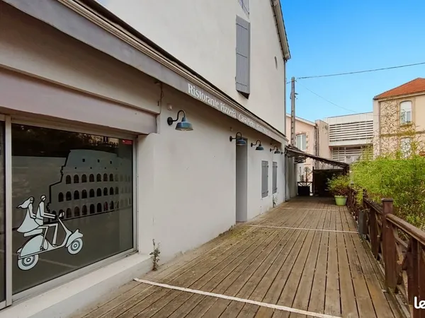 Immeuble 597 m²