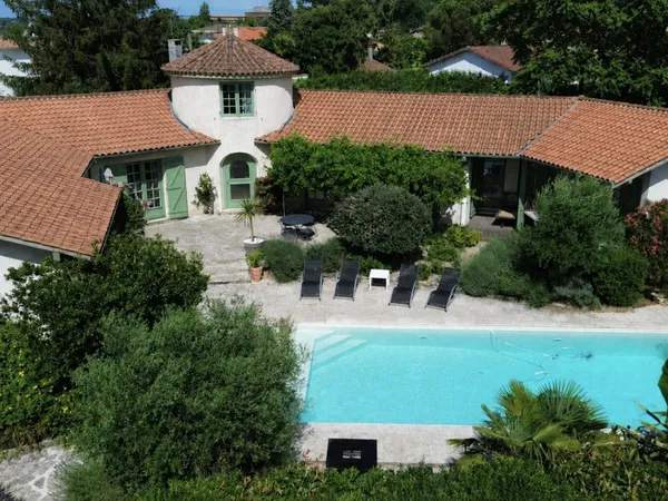 Villa provençale, borg d'Eysines