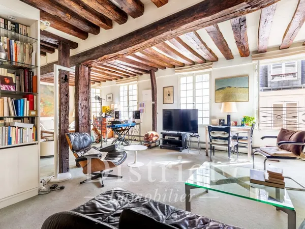 Ile Saint Louis. 5 pièces de 113m² en étage élevé avec ascenseur.
