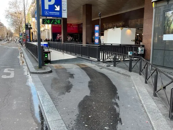 Parking Galeries Lafayette Haussmann Saint Lazare