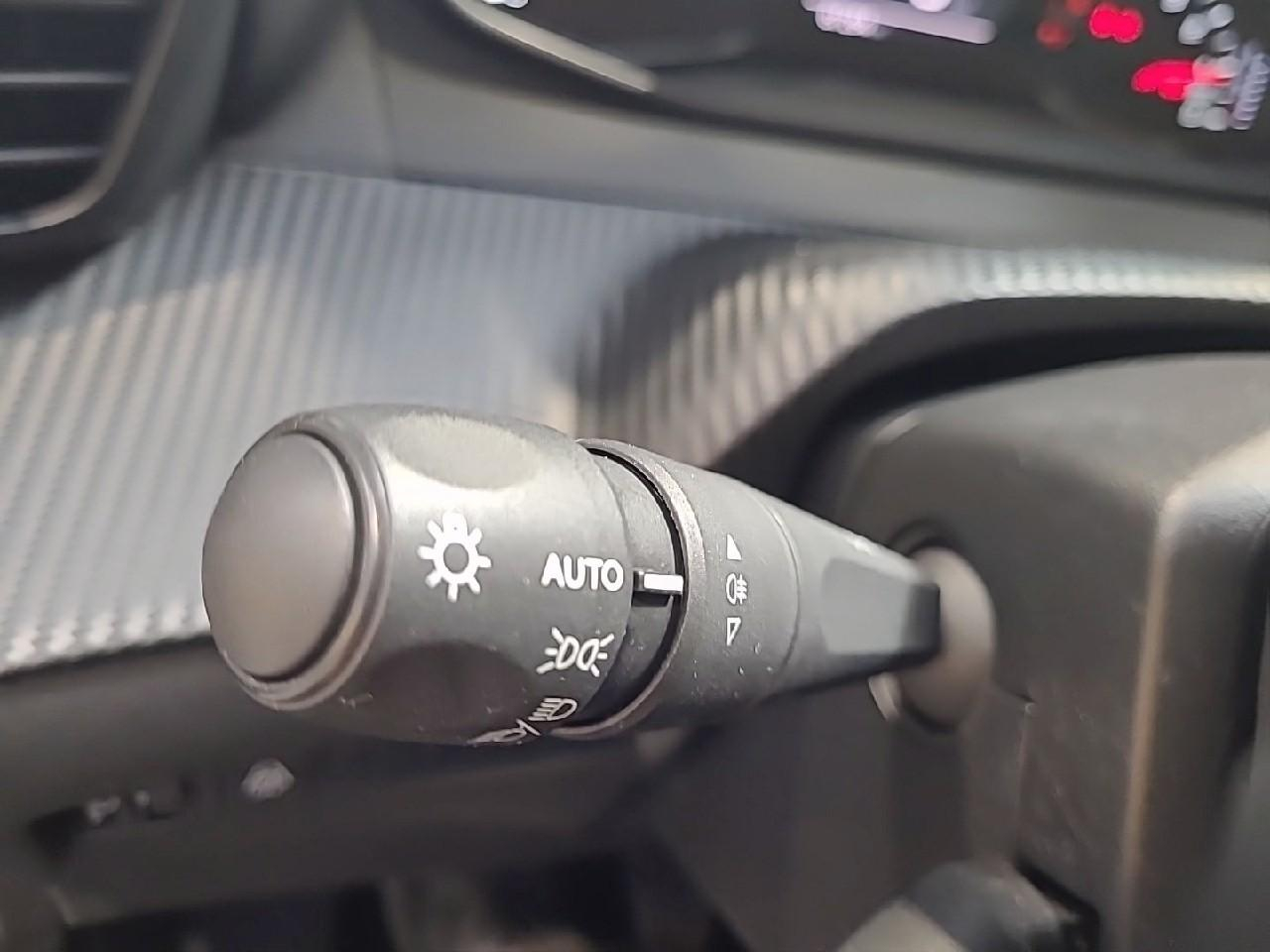 Peugeot 208 bluehdi 100 s&s bvm6 active business r — photo 23