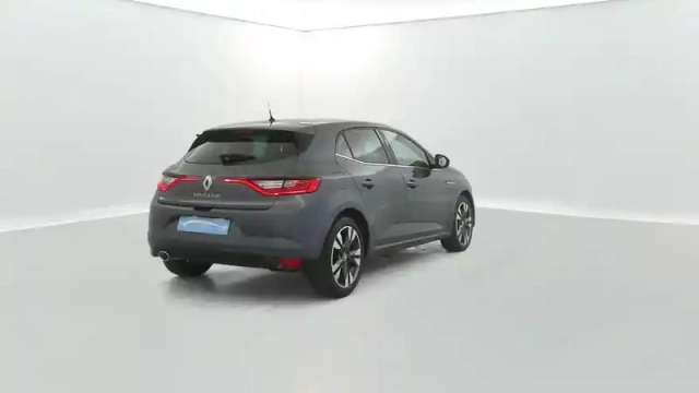 Renault Megane mégane iv berline tce 140 energy — photo 14