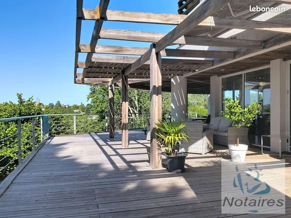 Villa 7 pièces 236 m²