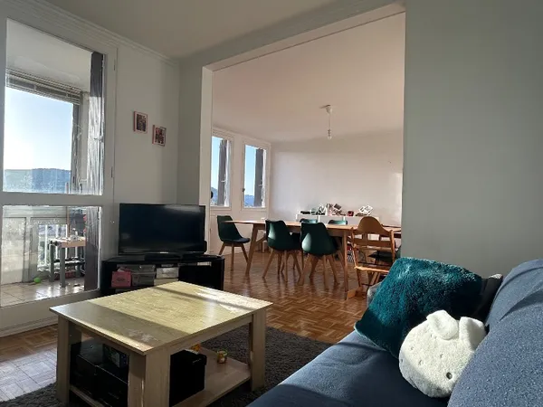 ⭐ T5 95 m² lumineux avec balcon, place numérotée et cave – Valence