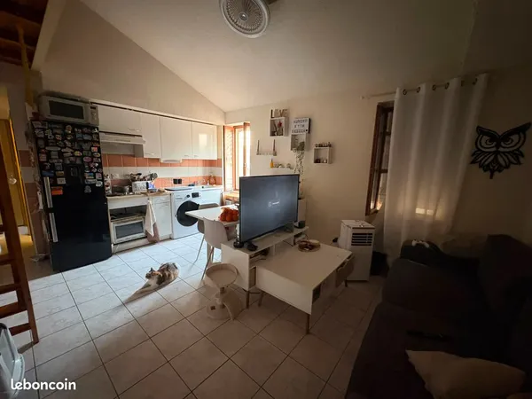 Location F2 à l'année - non meublée
