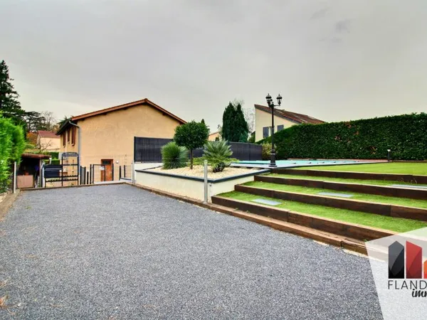 À vendre - Maison familiale avec piscine