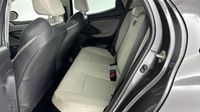 Toyota Yaris 116h Iconic 5p — photo 13