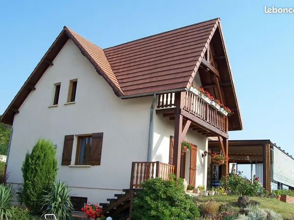 Cournon-d'Auvergne - Maison 165 m² avec piscine et vue panoramique sur la Chaîne des Puys