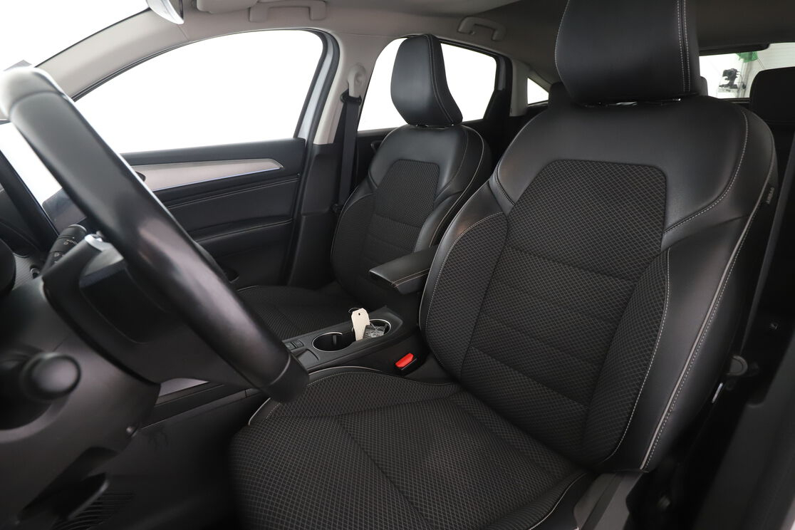 Renault Arkana 1.6 E-Tech Intens — photo 9