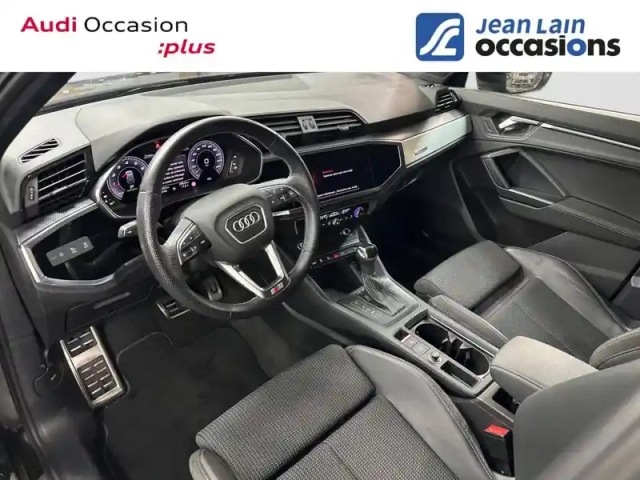 Audi Q3 35 tfsi 150 ch s tronic 7 — photo 11