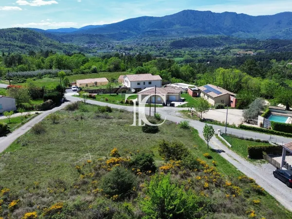 Terrain 1602 m²