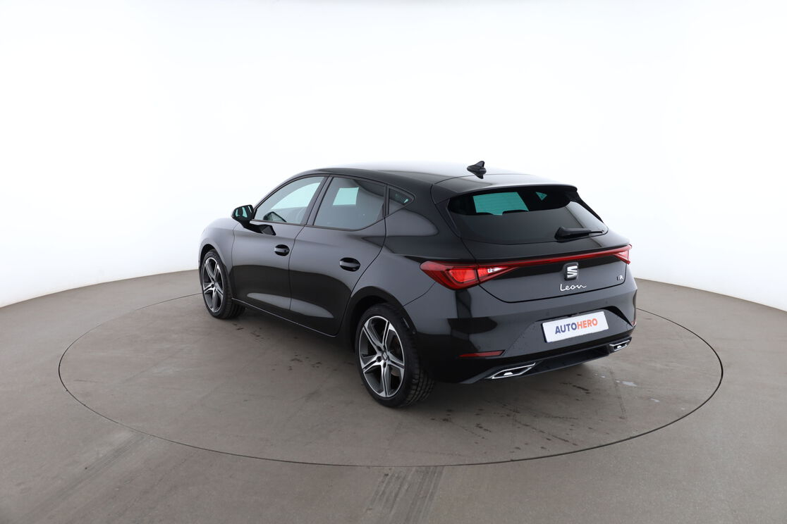 Seat Leon 1.5 eTSI FR DSG7 — photo 3