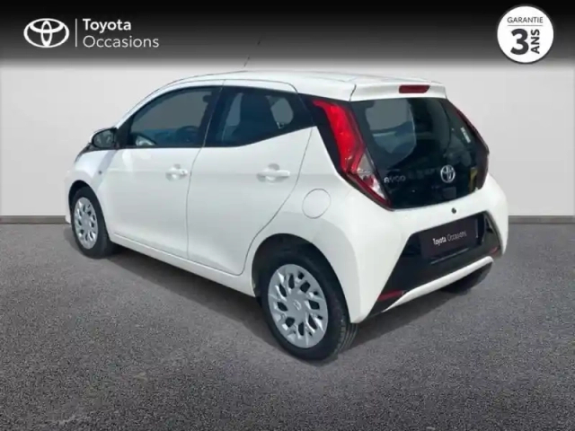 Toyota Aygo 1.0 vvt-i 72ch x-play x-shift 5p my20 — photo 2