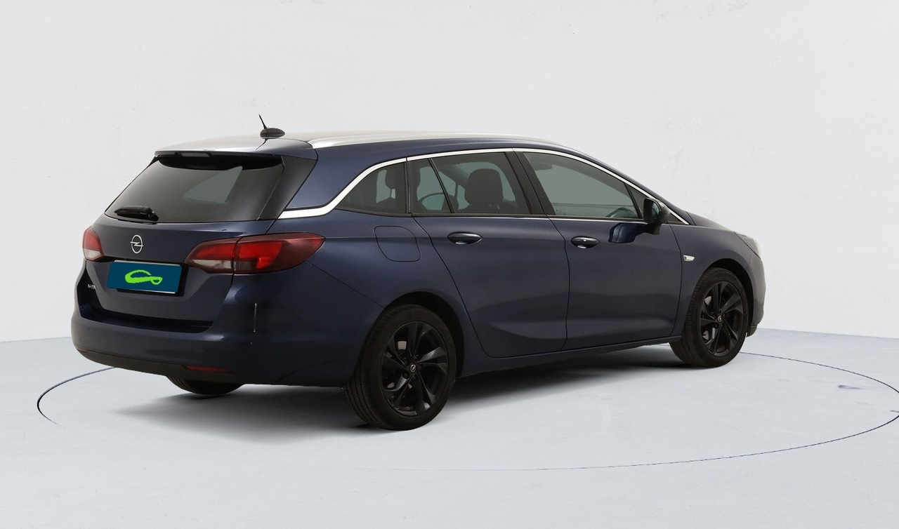 Opel Astra Sports Tourer — photo 5