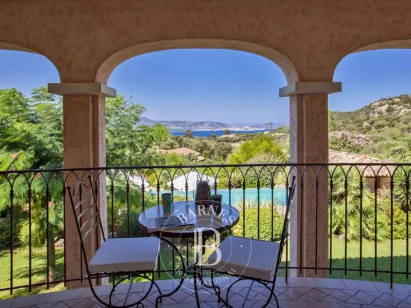 Villa 8 pièces 220 m²