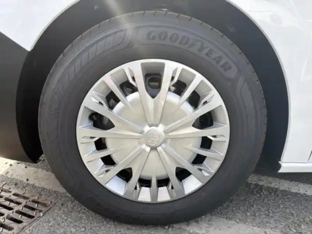 Toyota Proace medium 2.2 d-4d 150 cabine approfondie start pack confort bva my25 — photo 8