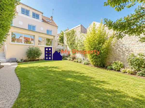 Propriété 9 pièces 210 m²