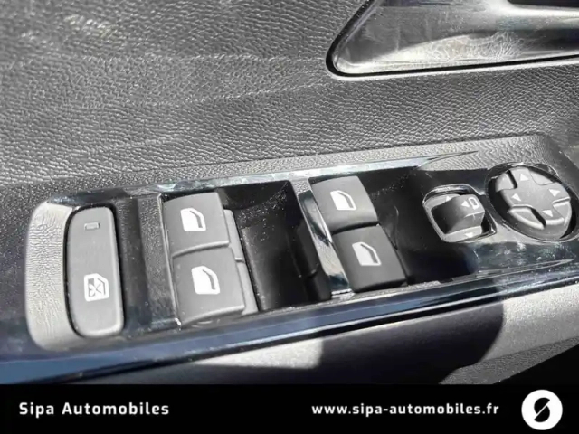 Lancia Ypsilon turbo 100ch bvm6 — photo 22