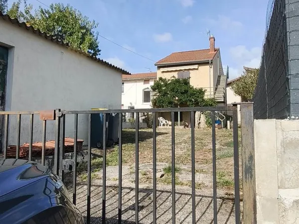 Maison avec terrain à La Grand-croix - 139 000