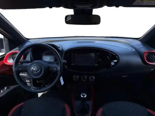 Toyota Aygo X 1.0 vvt-i 72ch design my23 — photo 10