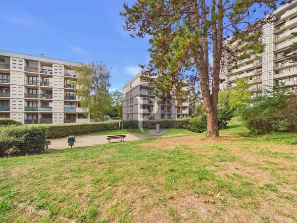 EXCLUSIVITE - FRESNES - 4 PIÈCES 69 m² - BALCON PLEIN SUD - PARKING - CAVE