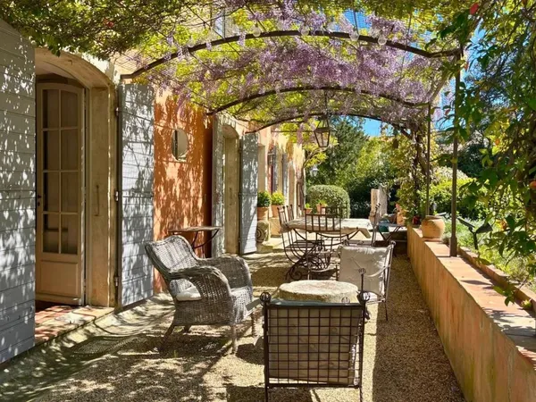 Local 6 pièces 160 m²