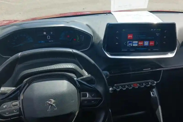 Peugeot 208 electrique 50 kwh 136ch — photo 16