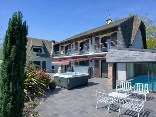 Maison 10 pièces 487 m²