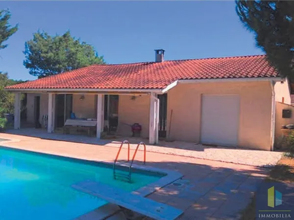 MARTIGNAS - GRANDE MAISON DE PLAIN-PIED 3 CHAMBRES PISCINE E