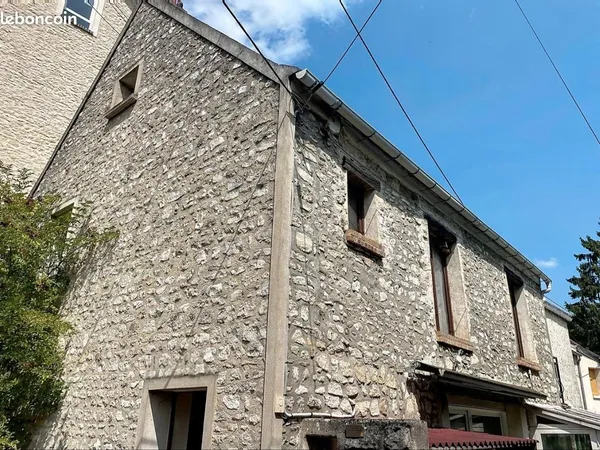 Maison de ville, cave, stationnement, terrasse