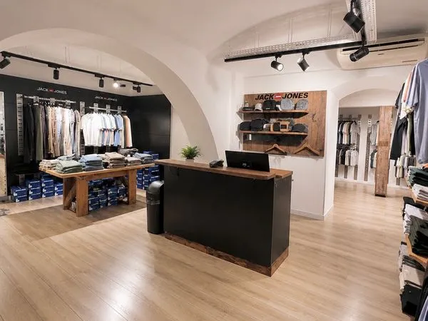 Local commercial 100m2 rue piétonne