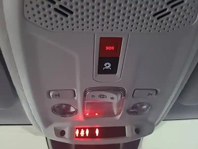 Peugeot 208 hybrid 110 e-dcs6 — photo 28