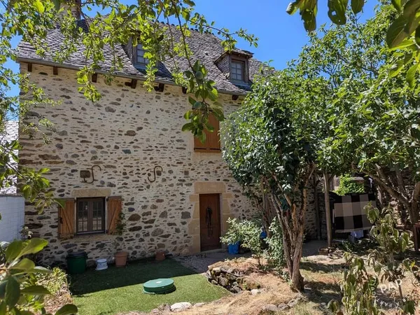 Maison 8 pièces 240 m²